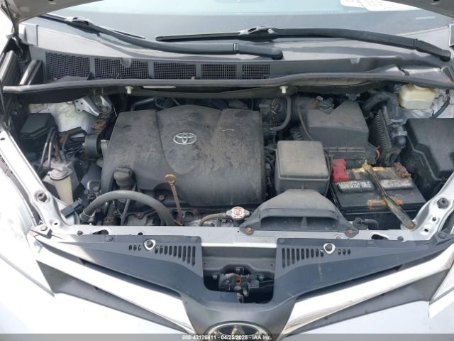 5TDKZ3DCXJS937540 Toyota Sienna Le 8 Passenger