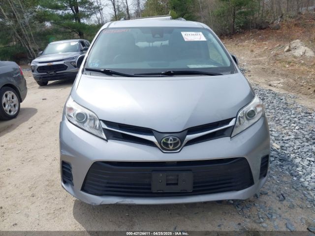 5TDKZ3DCXJS937540 Toyota Sienna Le 8 Passenger