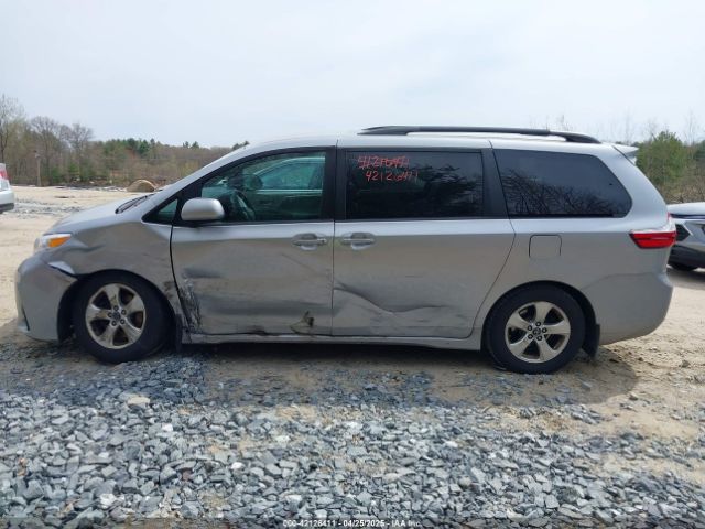 5TDKZ3DCXJS937540 Toyota Sienna Le 8 Passenger