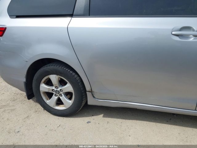 5TDKZ3DCXJS937540 Toyota Sienna Le 8 Passenger