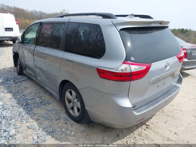 5TDKZ3DCXJS937540 Toyota Sienna Le 8 Passenger