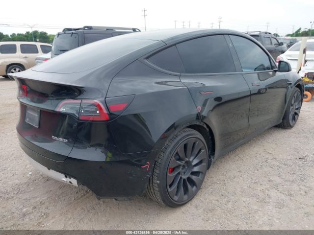 2024 TESLA MODEL Y 7SAYGDEF7RA267752 Photo 3
