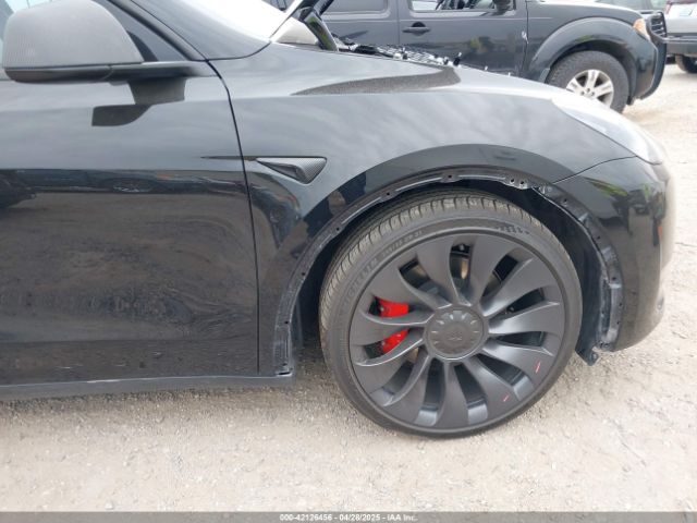 2024 TESLA MODEL Y 7SAYGDEF7RA267752 Photo 5