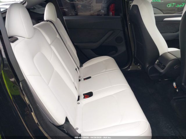 2024 TESLA MODEL Y 7SAYGDEF7RA267752 Photo 7