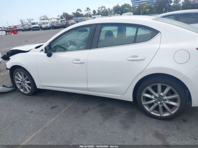 3MZBN1V7XHM124157 Mazda Mazda3 Touring