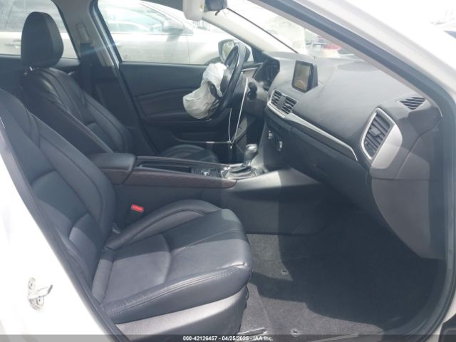 3MZBN1V7XHM124157 Mazda Mazda3 Touring