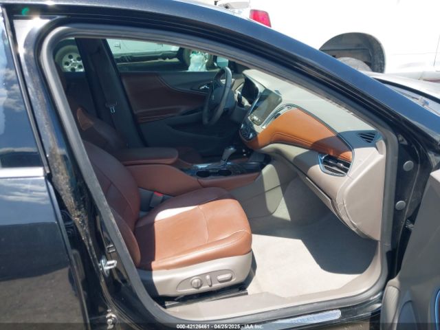 1G1ZH5SX6HF284727 Chevrolet Malibu Premier