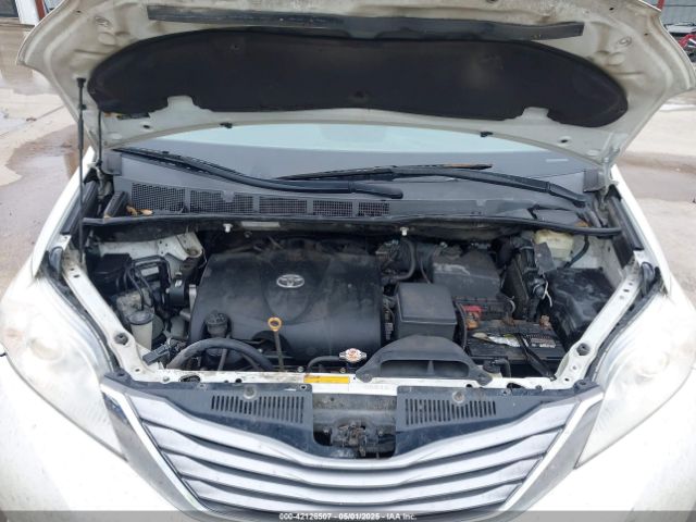 5TDYZ3DC2HS846346 Toyota Sienna Xle 8 Passenger