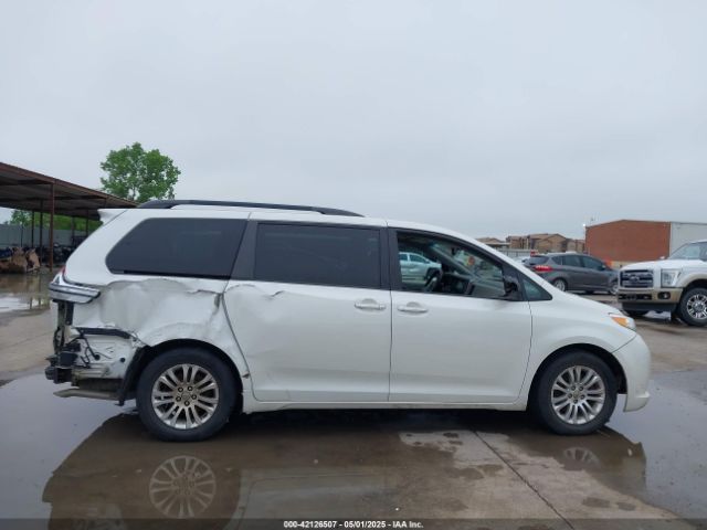 5TDYZ3DC2HS846346 Toyota Sienna Xle 8 Passenger