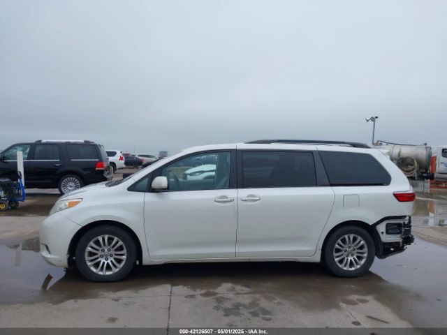 5TDYZ3DC2HS846346 Toyota Sienna Xle 8 Passenger