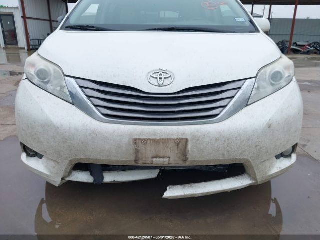 5TDYZ3DC2HS846346 Toyota Sienna Xle 8 Passenger