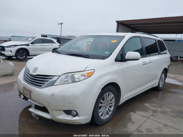 5TDYZ3DC2HS846346 Toyota Sienna Xle 8 Passenger