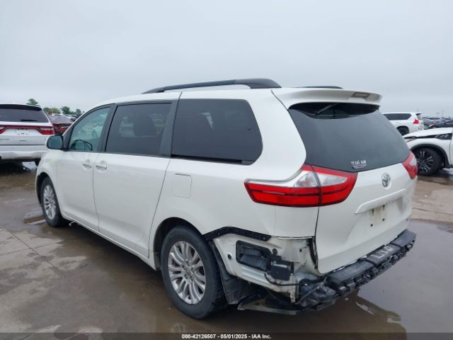 5TDYZ3DC2HS846346 Toyota Sienna Xle 8 Passenger
