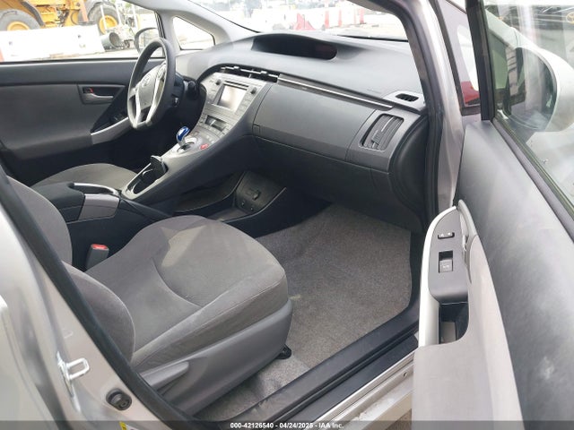Toyota Prius Two 2015 JTDKN3DU3F0413662 Image 5