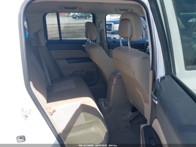 1C4NJPBB3ED618570 Jeep Patriot Sport