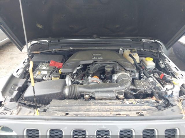 1C4HJXEG8JW229720 Jeep Wrangler Unlimited Sahara 4x4