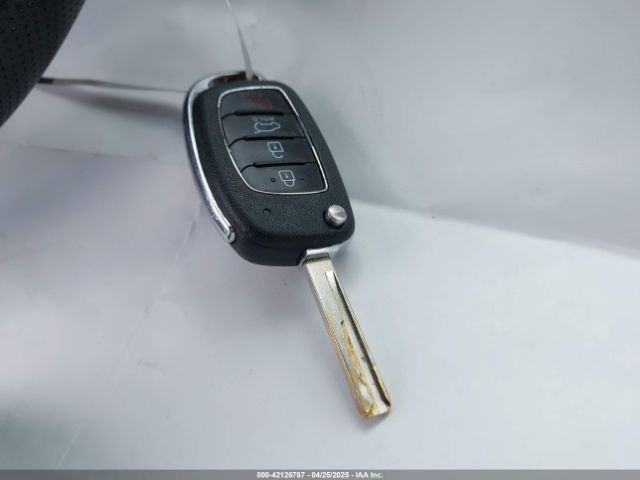 KM8SM4HF6HU192392 Hyundai Santa Fe Se
