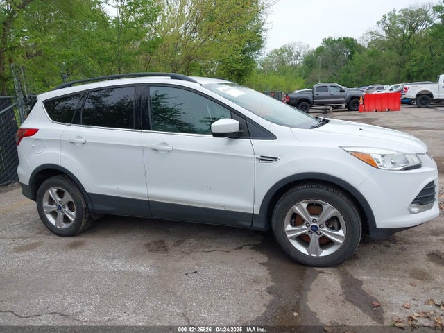 1FMCU9GX1GUC04085 Ford ESCAPE SE