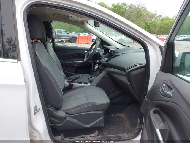 1FMCU9GX1GUC04085 Ford ESCAPE SE