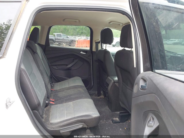 1FMCU9GX1GUC04085 Ford ESCAPE SE