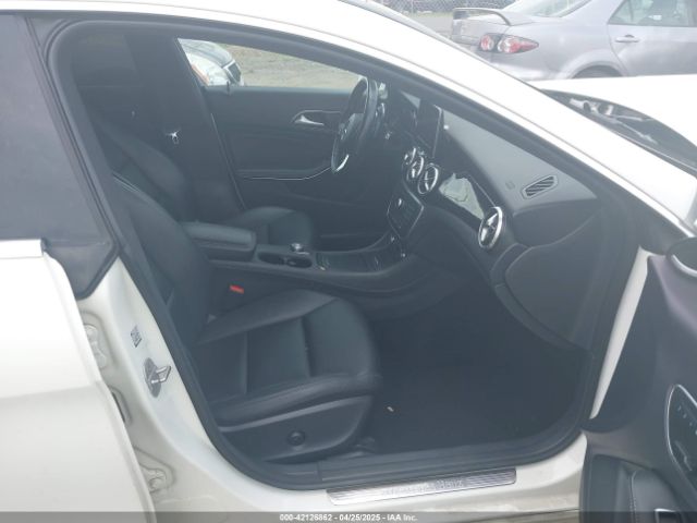 2015 MERCEDES-BENZ CLA 250 WDDSJ4GB0FN194180 Photo 4