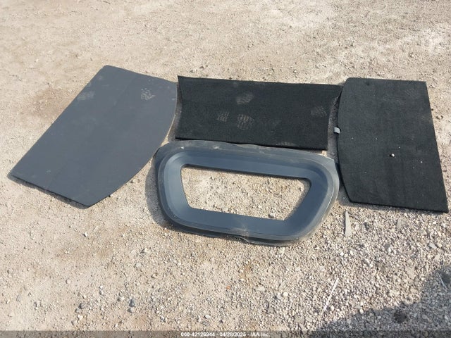 7SAYGDEE5PA200040 Tesla 2023