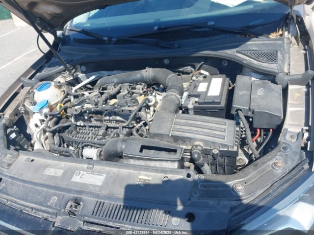 1VWAT7A34FC032404 Volkswagen Passat 1.8t Wolfsburg Edition