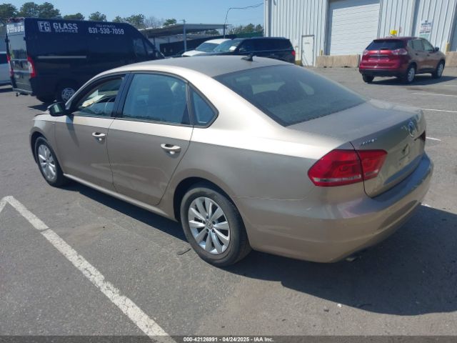 1VWAT7A34FC032404 Volkswagen Passat 1.8t Wolfsburg Edition