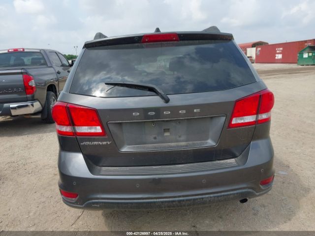 3C4PDCBBXKT860142 Dodge JOURNEY SE