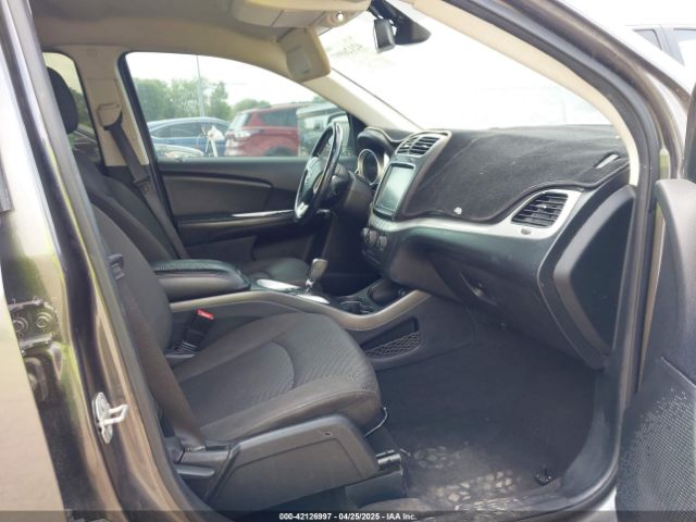 3C4PDCBBXKT860142 Dodge JOURNEY SE