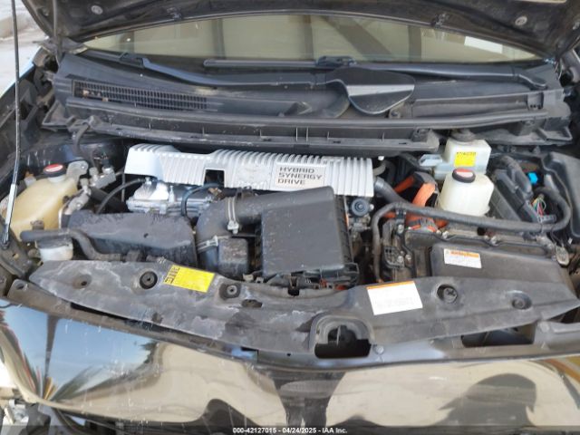 JTDKN3DU1F1899480 Toyota Prius Two