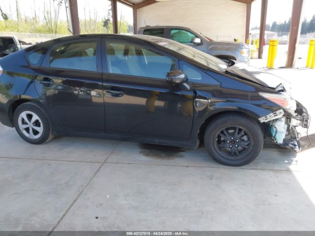 JTDKN3DU1F1899480 Toyota Prius Two