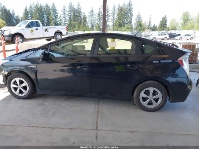JTDKN3DU1F1899480 Toyota Prius Two