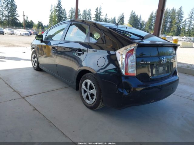 JTDKN3DU1F1899480 Toyota Prius Two
