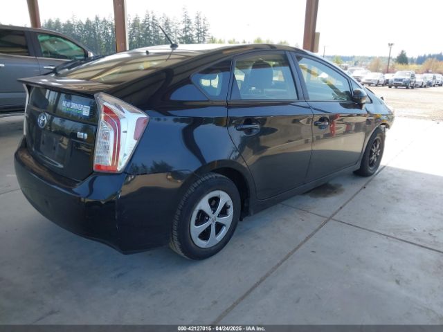 JTDKN3DU1F1899480 Toyota Prius Two