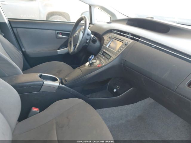 JTDKN3DU1F1899480 Toyota Prius Two