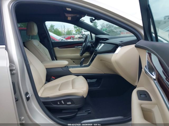 1GYKNDRS3HZ209871 Cadillac XT5 LUXURY