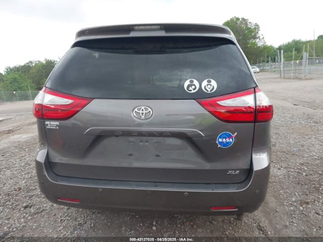 5TDYK3DC8GS721290 Toyota Sienna Xle 8 Passenger