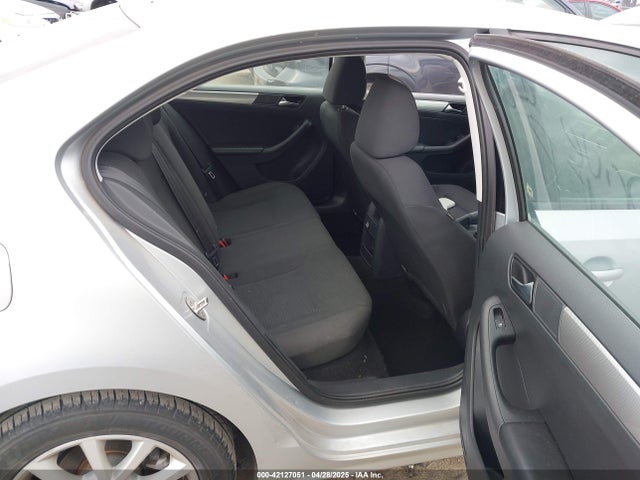 3VWD17AJ0FM309503 Volkswagen Jetta 1.8t Se