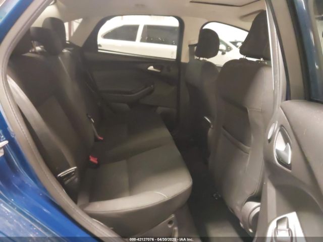 1FADP3H28JL227396 Ford FOCUS SEL