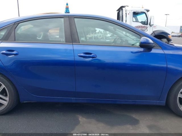 3KPF34AD2KE017208 KIA FORTE S