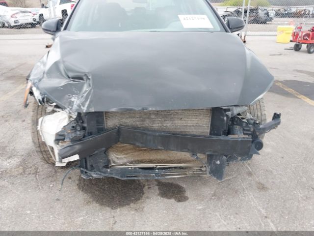 5NPD84LF3JH283998 Hyundai ELANTRA SEL