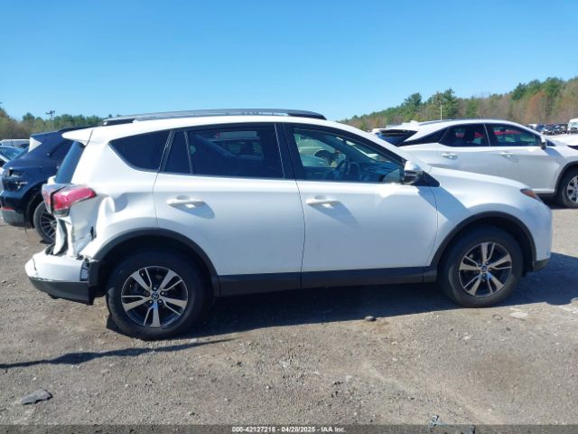 JTMRFREV1HJ119678 Toyota Rav4 Xle