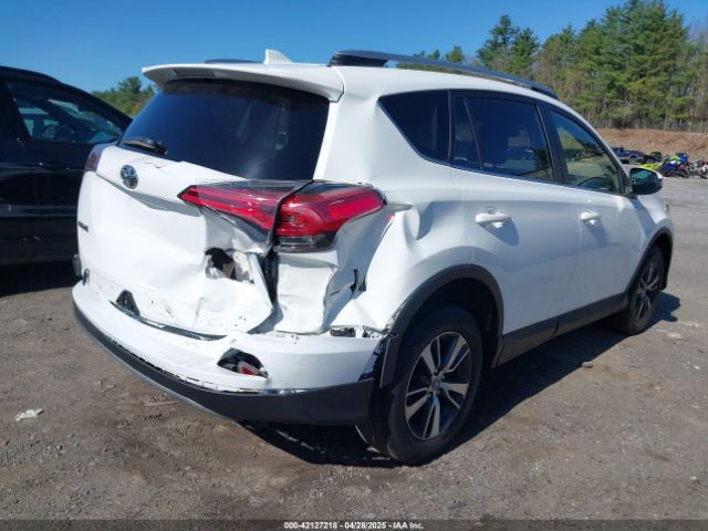 JTMRFREV1HJ119678 Toyota Rav4 Xle