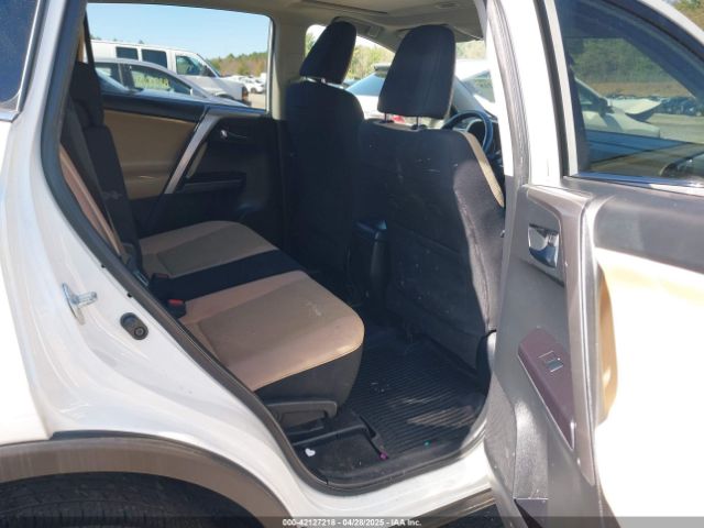 JTMRFREV1HJ119678 Toyota Rav4 Xle