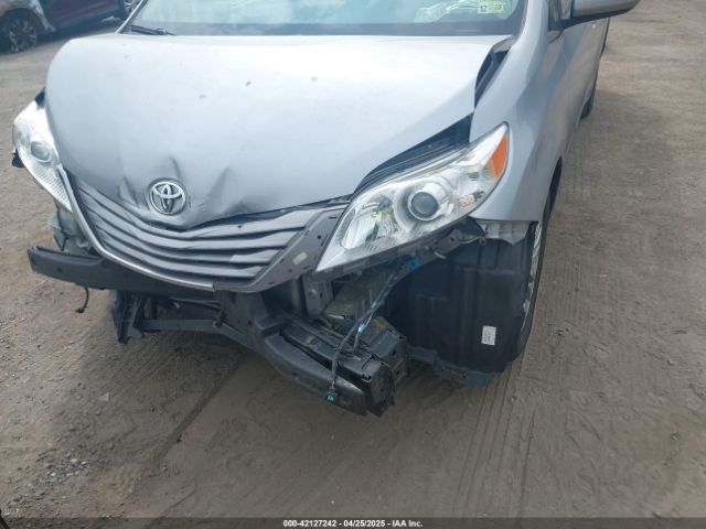 5TDYK3DC3FS571023 Toyota Sienna Xle 8 Passenger