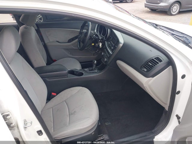 KNAGM4A74F5662579 KIA Optima Lx