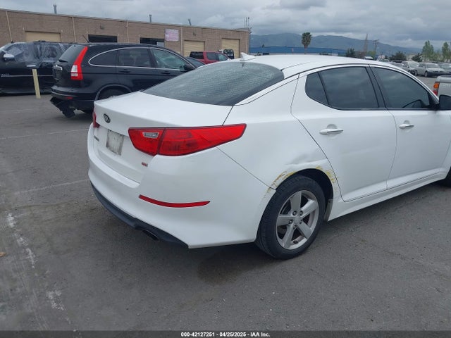 KNAGM4A74F5662579 KIA Optima Lx