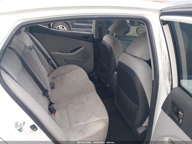 KNAGM4A74F5662579 KIA Optima Lx