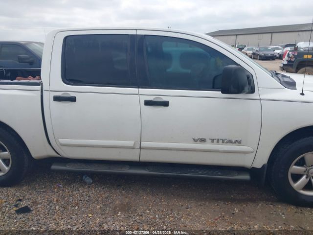 1N6BA0ED1EN511595 Nissan TITAN SV